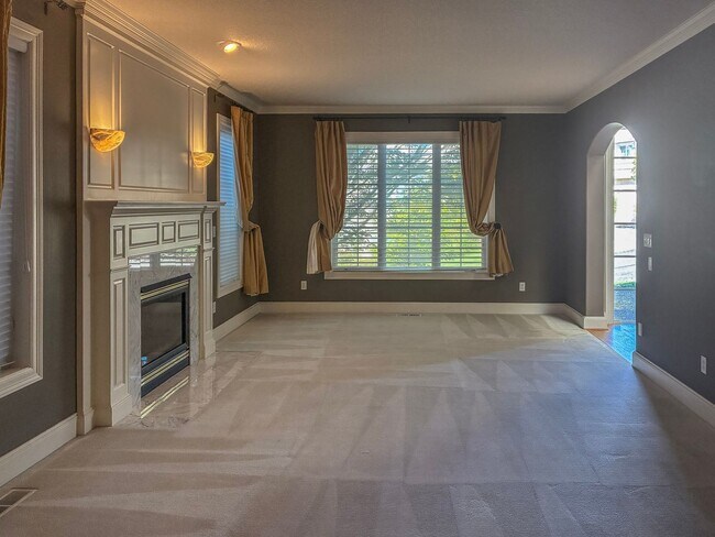 Building Photo - 9137 NW McKenna Dr