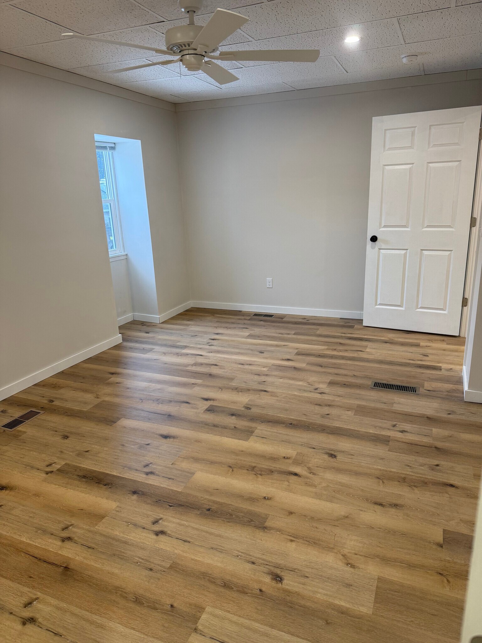 Rear Bedroom - 134 Maple St