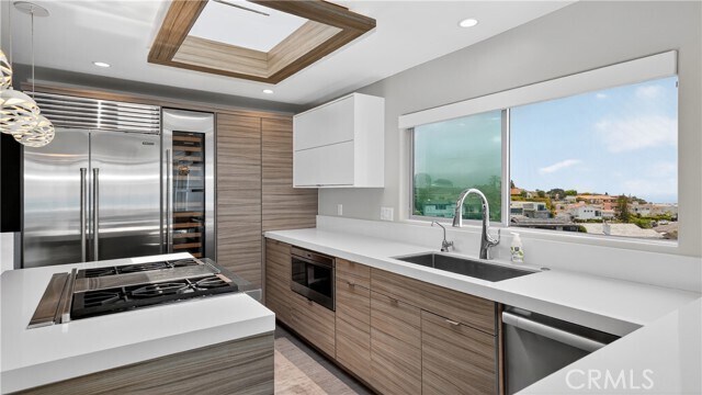 Building Photo - 855 Santa Ana St