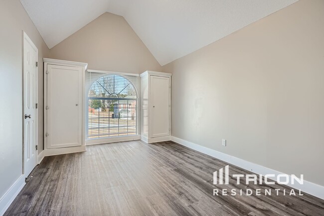 Building Photo - 4550 Talon Way