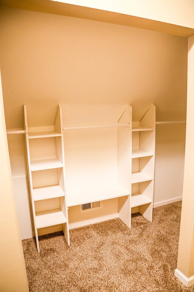 Building Photo - 459 S Main Ave