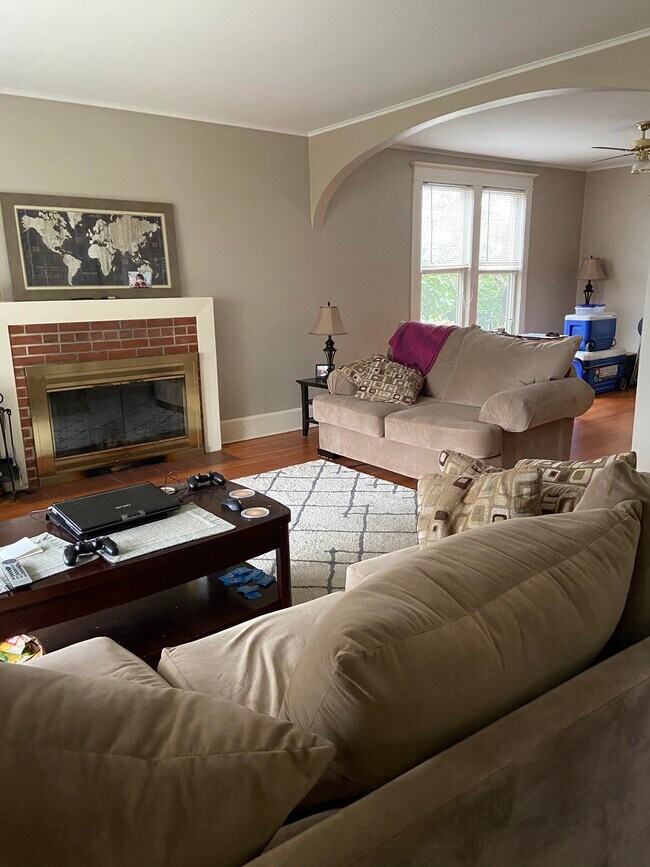 living room - 1710 Colby Ave