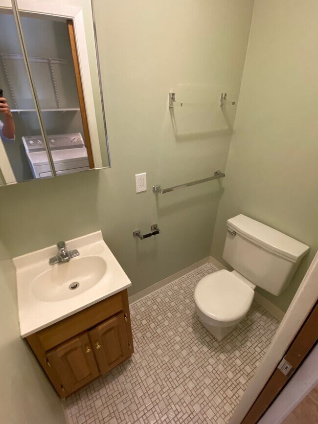 Building Photo - 301 Lacour Way