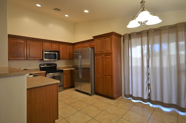 Building Photo - 1478 E Poncho Ln
