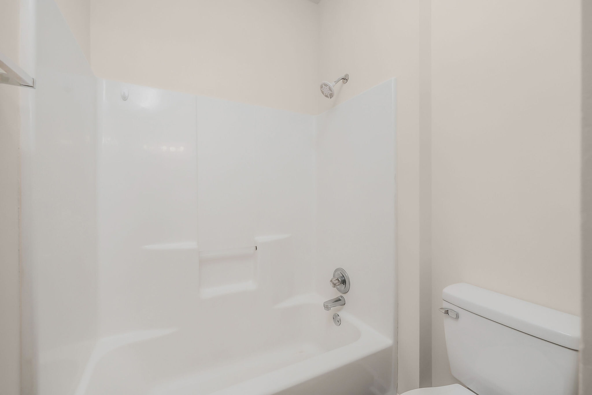 Building Photo - 550 W 12th St