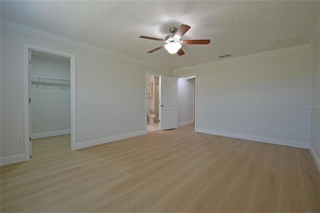 Building Photo - 11925 Greengate Dr