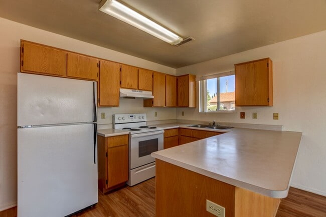 Building Photo - 6284 N Buckboard Dr