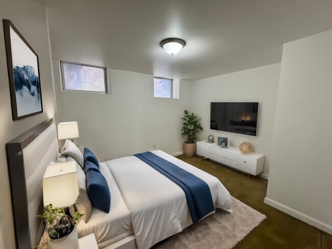 Building Photo - 70 Frankfort St