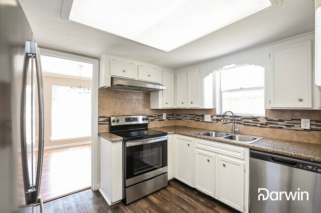 Building Photo - 230 Kirkaldy Dr