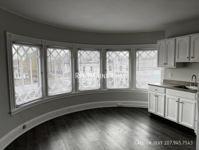 Building Photo - 145 Union St