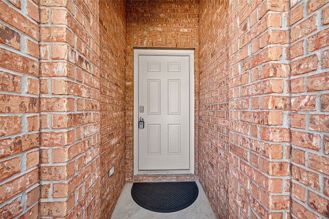 Building Photo - 6014 Namika St
