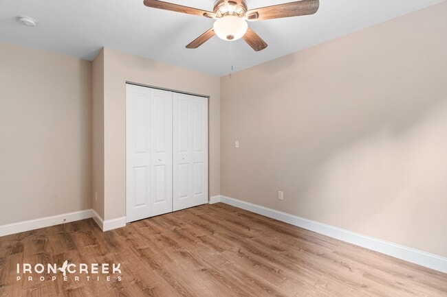 Building Photo - Beautiful New Home with Modern Finishes in...