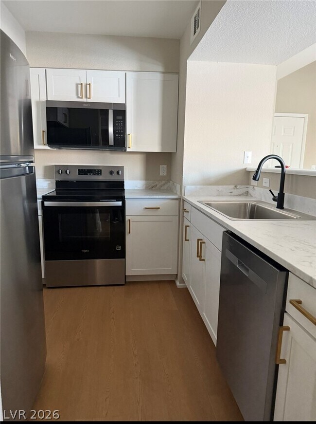 Building Photo - 1150 N Buffalo Dr