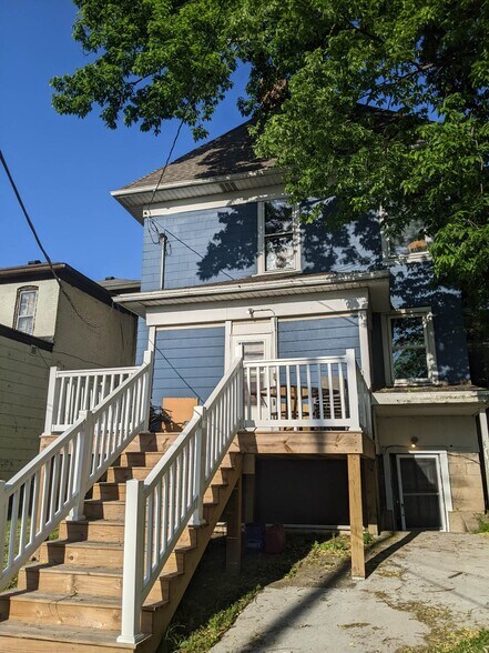 Building Photo - 520 N 7th St