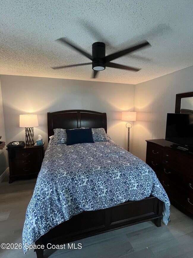 Building Photo - 190 Seawind Dr