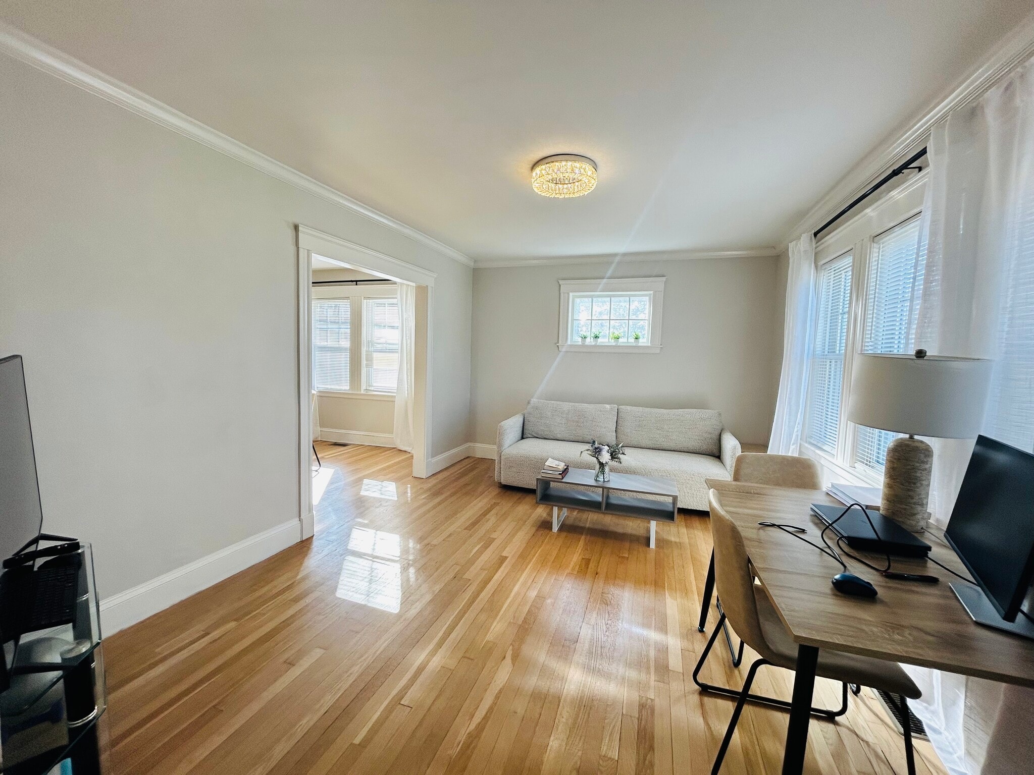 Building Photo - 66 Cass St