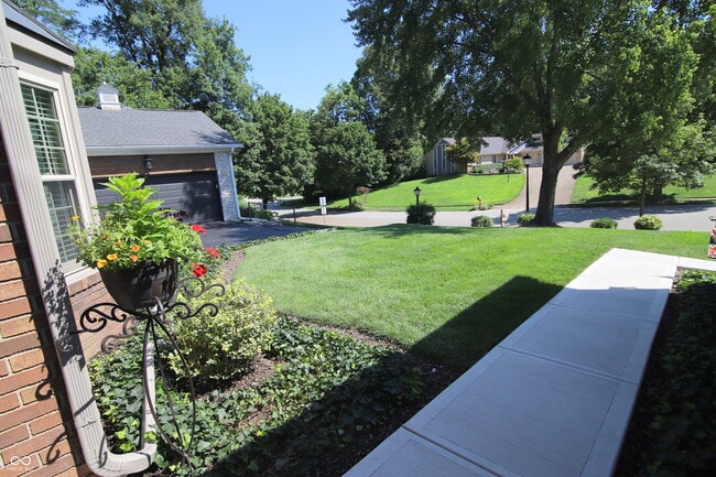 Building Photo - 730 High Dr