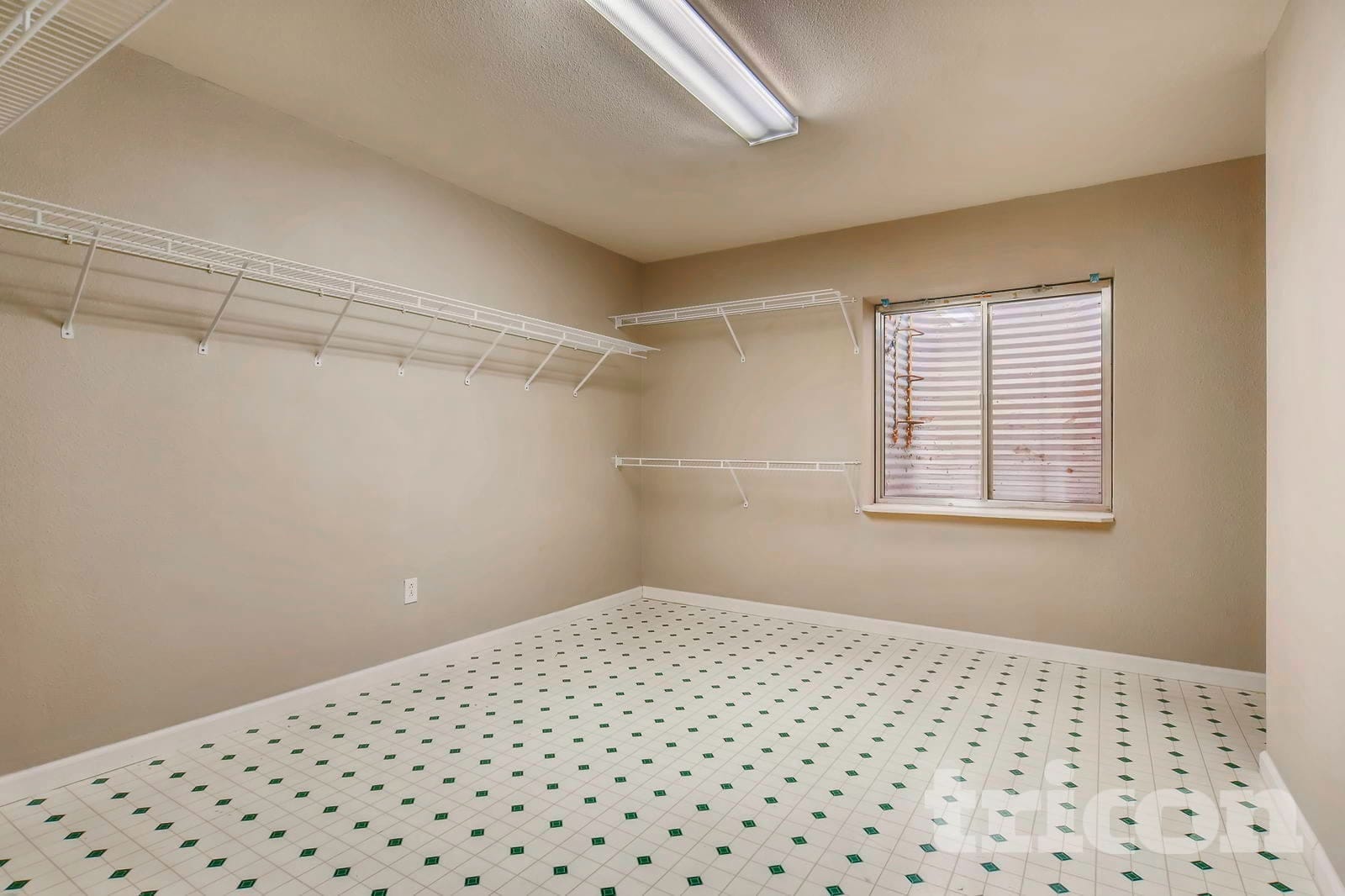 Building Photo - 633 Golden Eagle Dr