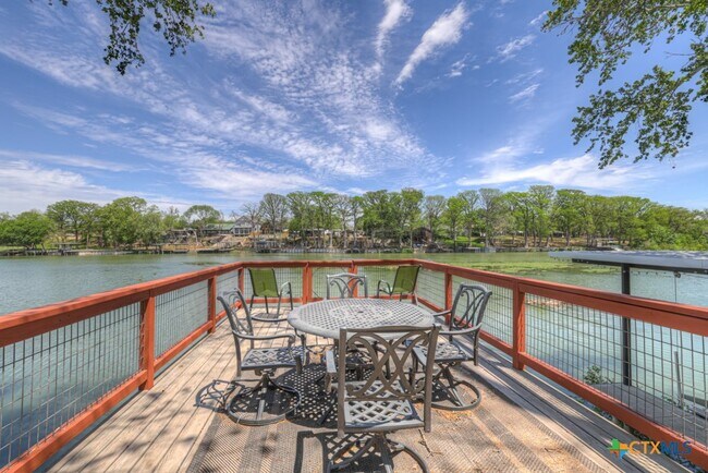 Building Photo - 1015 Reiley Rd