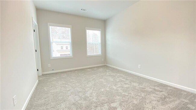 Building Photo - 4591 Silver Oak Dr SW