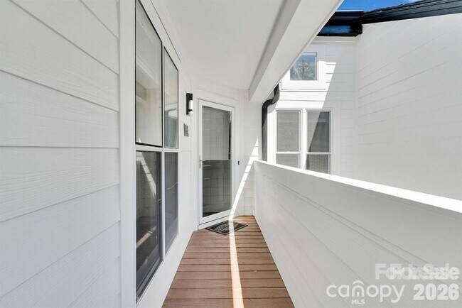Building Photo - 18755 Vineyard Point Ln
