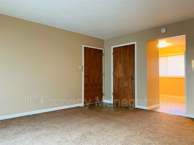 Building Photo - 4613 5th Ave S