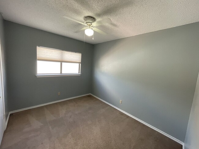 Building Photo - Converse 4 bedroom 2.5 bath 2334 sqft with...