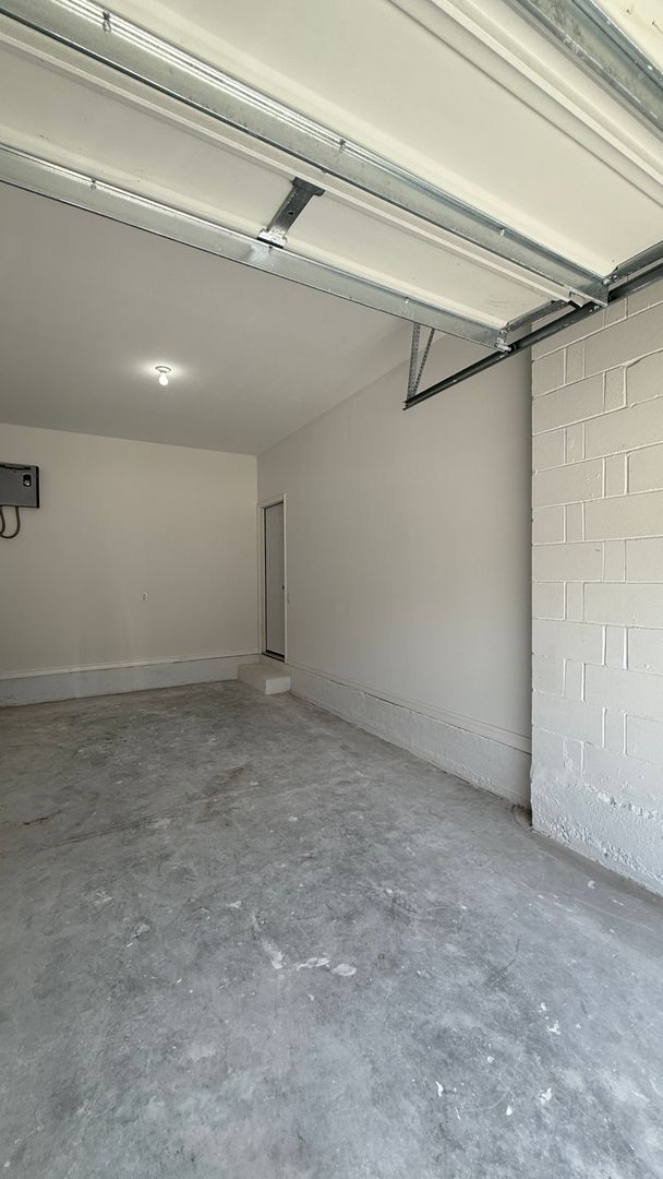 Building Photo - Discover the Charm of Feltrim Reserve! No ...