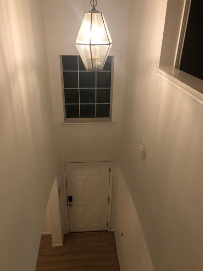 Building Photo - 713 Camino Alto Dr