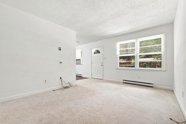 Building Photo - 107A Stinson St Ext