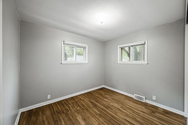 Building Photo - Gorgeous 4BR/2BA Home with Finished Lower ...