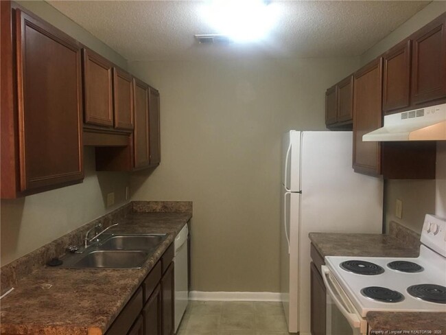 Building Photo - 602 Mosswood Ln