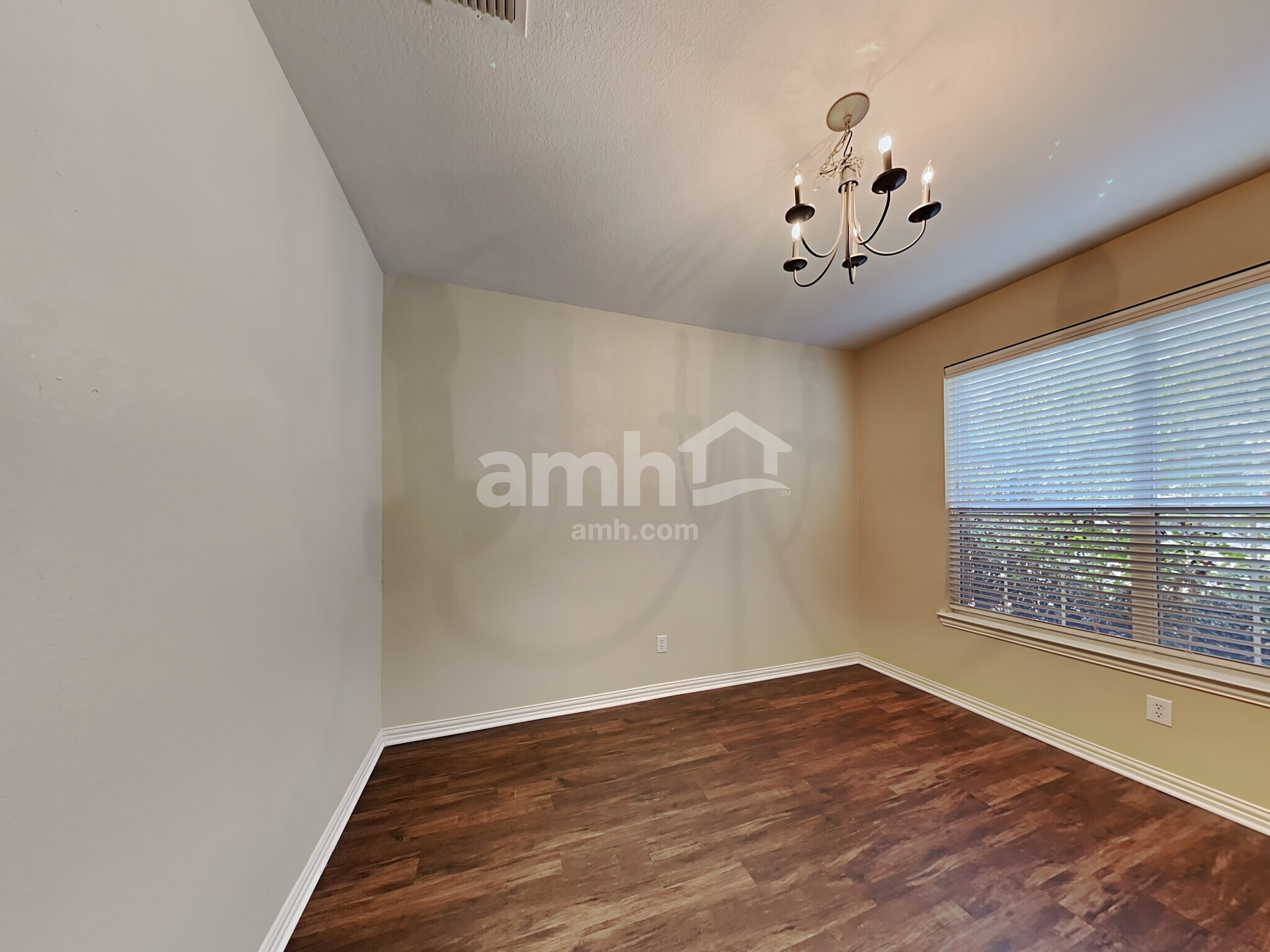 Building Photo - 1218 Kynette Dr