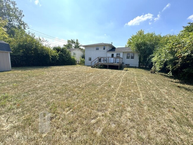 Building Photo - 3044 Easthaven Dr