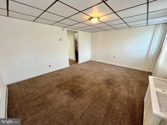 Building Photo - 137 E Summit St