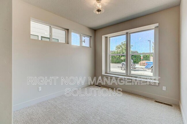 Building Photo - 2106 N 35th St