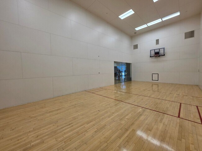 Building Photo - Fantastice High Rise with Full City Views!