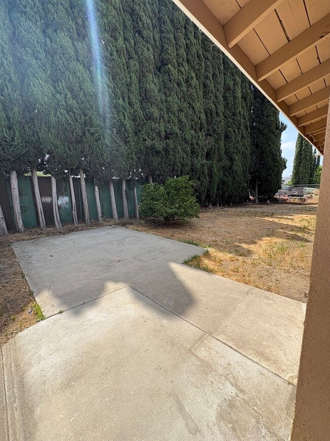 Building Photo - Charming Remodeled 3-Bedroom, 2-Bath in Po...