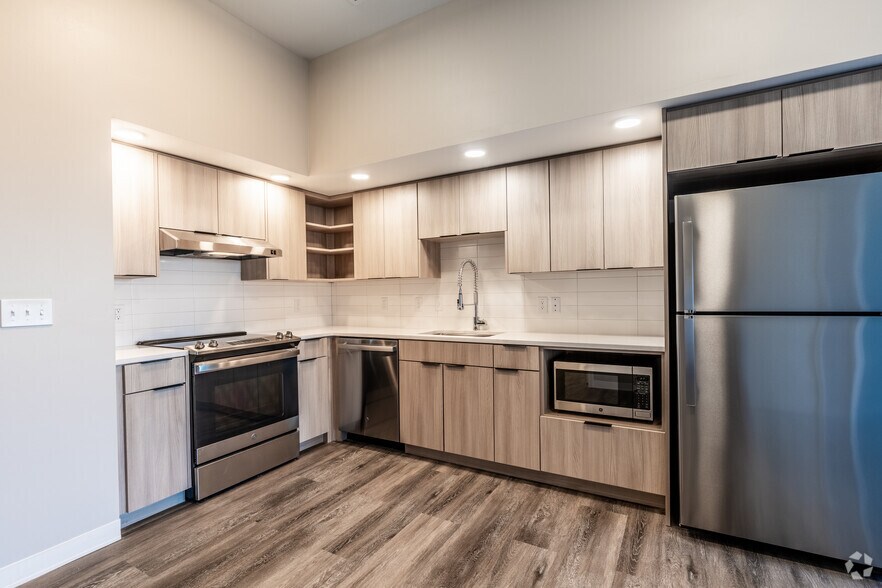 2BR, 2BA - 957SF - Kitchen - One Nine Vine Apartments