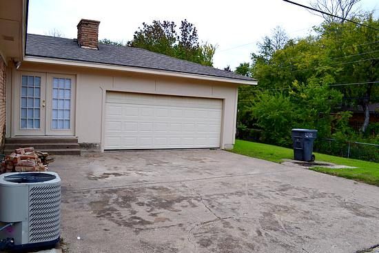 Building Photo - 2528 St Francis Ave