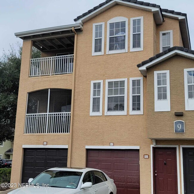 Building Photo - 10075 GATE N Pky