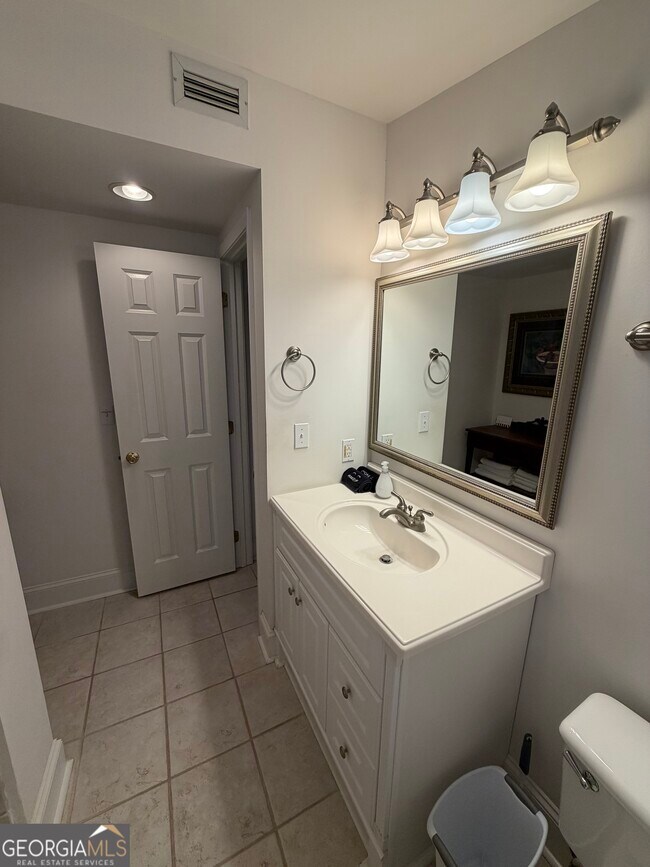 Building Photo - 601 Norris St