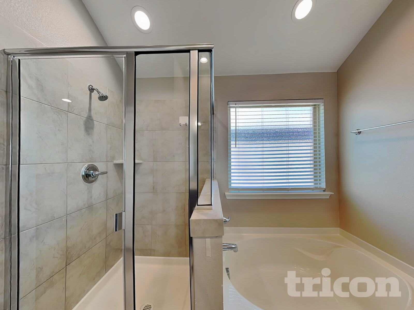 Building Photo - 2565 Hadley St