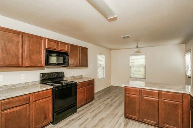 Building Photo - 7006 Heathers Way