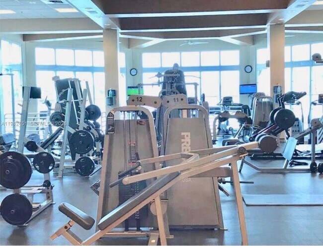 Building Photo - 11210 NW 73rd Terrace