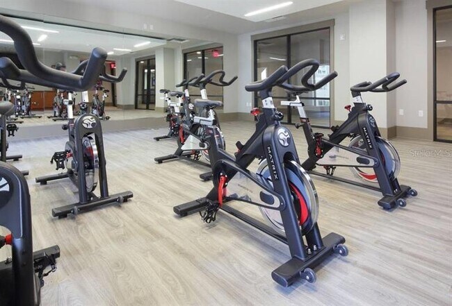 Building Photo - 1701 N Lois Ave