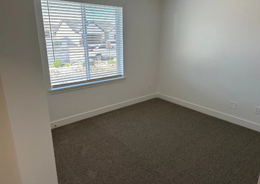 Building Photo - 523 W 1150 N