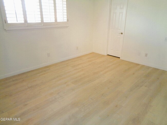 Building Photo - 2120 Greenlee Dr