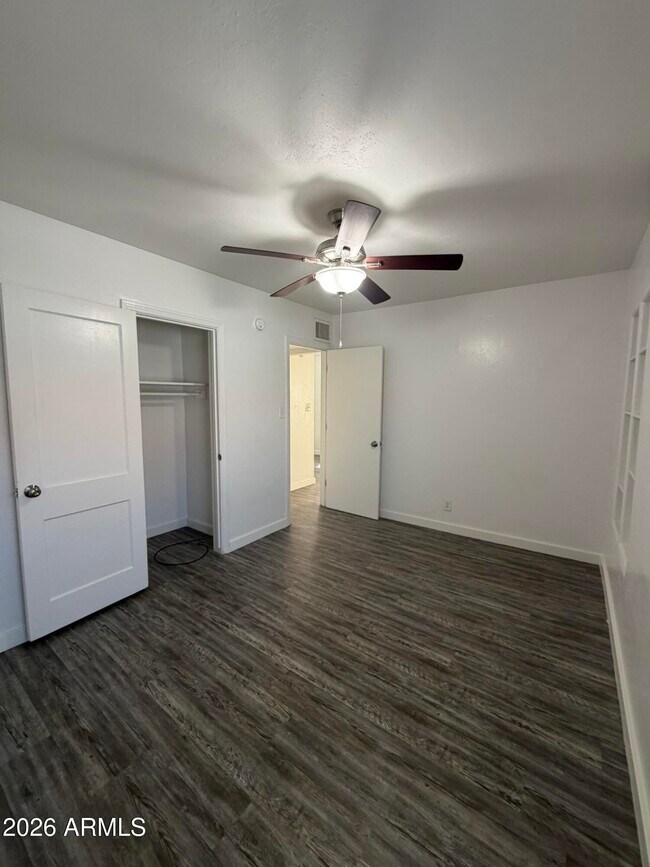 Building Photo - 706 W Taylor St