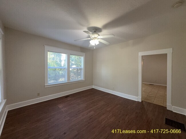 Building Photo - 2222 N Johnston Ave